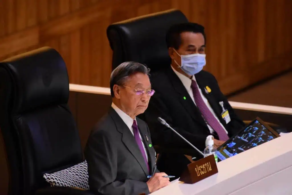 ผู้นำฝ่ายค้านประกาศ “วันนี้คือจุดเริ่มต้นของจุดจบรัฐบาลพล.อ.ประยุทธ์” “สุทิน คลังแสง”อภิปรายกล่าวหาและพยายามชี้ความล้มเหลวของนายกรัฐมนตรีด้านเศรษฐกิจ จนคนต้องฆ่าตัวตายหนีพิษเศรษฐกิจ บ่อน ยาเสพติดเต็มเมือง