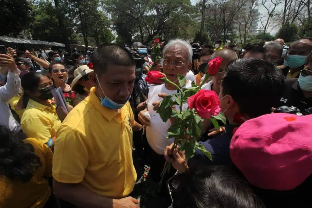 เรือนจำพิเศษกรุงเทพฯปล่อยตัวแกนนำกปปส. “สุเทพ-พุทธิพงษ์-ณัฎฐพล-ถาวร”และพวก ตามคำสั่งปล่อยตัวครัวคราวของศาล