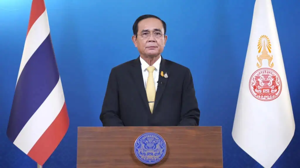 นายกรัฐมนตรีแถลงผ่านโทรทัศน์รวมการเฉพาะกิจแห่งประเทศไทยยืนยันรัฐบาลมีความพร้อมรับมือโควิด-19 ระลอกใหม่ ให้คำมั่นรัฐบาลจะทำทุกทางเพื่อให้เราผ่านวิกฤตินี้ไปให้ได้ พวกเราทุกคนจะสู้ไปด้วยกันอีกครั้ง