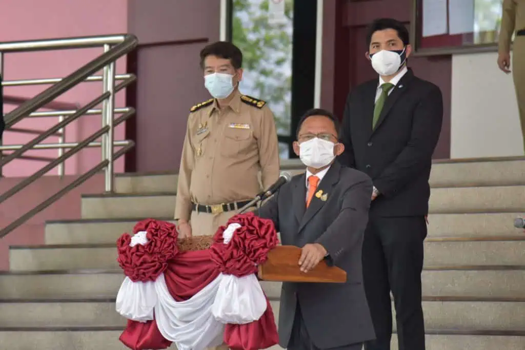 รมว.ยุติธรรมเร่งประสาน "อนุทิน ชาญวีรกูล" ขอวัคซีนฉีดผู้ต้องขัง หลังพบในเรือนจำมีผู้ติดเชื้อนับหมื่นราย ปัดข่าวเด้งอธิบดีราชทัณฑ์ - ผบ.เรือนจำเชียงใหม่ เผยแค่คาดโทษ