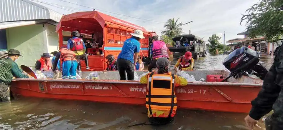 กรมป้องกันและบรรเทาสาธารณภัยรายงานยังคงมีพื้นที่ประสบอุทกภัย 17 จังหวัด ประสานเร่งช่วยเหลือผู้ประสบภัย