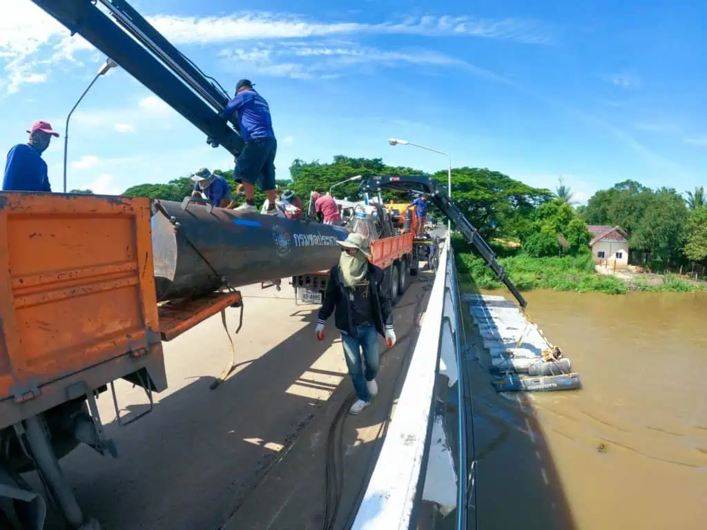 กรมชลประทานเร่งระบายน้ำในแม่น้ำมูลลงโขง รอรับน้ำเหนือ  สามารถซ่อมทำนบดินไซด์งานก่อสร้างอาคารระบายน้ำอ่างฯลำเชียงไกร(ตอนล่าง)เสร็จแล้ว