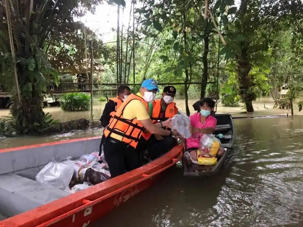 “ชุมพร-สุราษฏ์-นครศรีธรรน้ำท่วมฉับพลันในหลายพื้นที่ ปภ.เร่งช่วยเหลือผู้ประสบภัยอย่างต่อเนื่อง