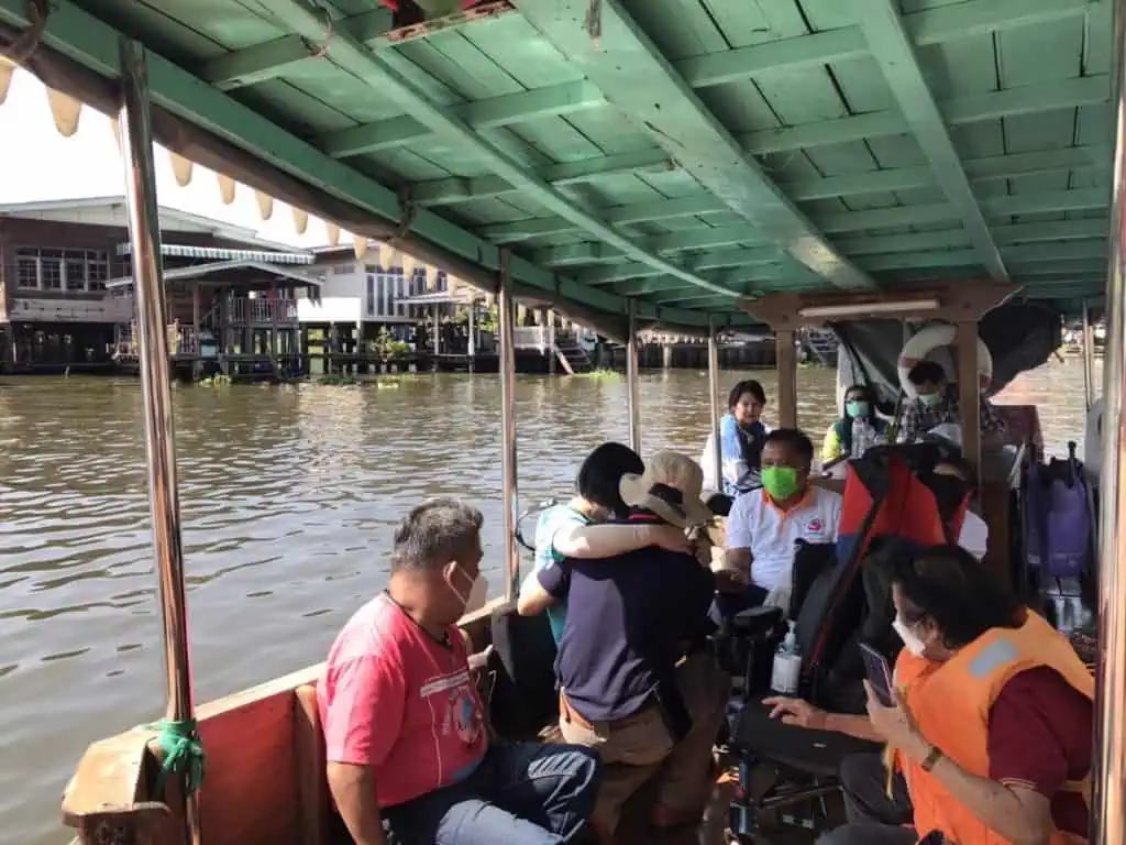 ทีมทูตอารยสถาปัตย์กรุงเทพฯล่องเรือนเส้นทางวัฒนธรรมเจ้าพระยาสายดั้งเดิม สัมผัสตำนานอันทรงเสน่ห์ผ่านวิถีชาวคลองอ้อมนนท์  : วีระศักดิ์ โควสุรัตน์