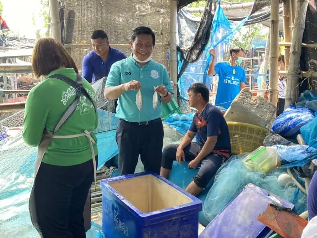 ‘อลงกรณ์’ หนุนประมงพื้นบ้านเพชรบุรีพัฒนาท่าเทียบเรือ ตั้งองค์กรชุมชนประมงท้องถิ่น รวมกลุ่มแปรรูปผลิตภัณฑ์สร้างมูลค่าเพิ่ม