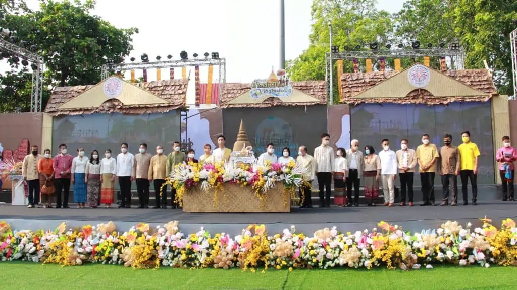 เปิดงานป๋าเวณีปี๋ใหม่ สืบสานประเพณีล้านนา กระตุ้นเศรษฐกิจเชียงใหม่