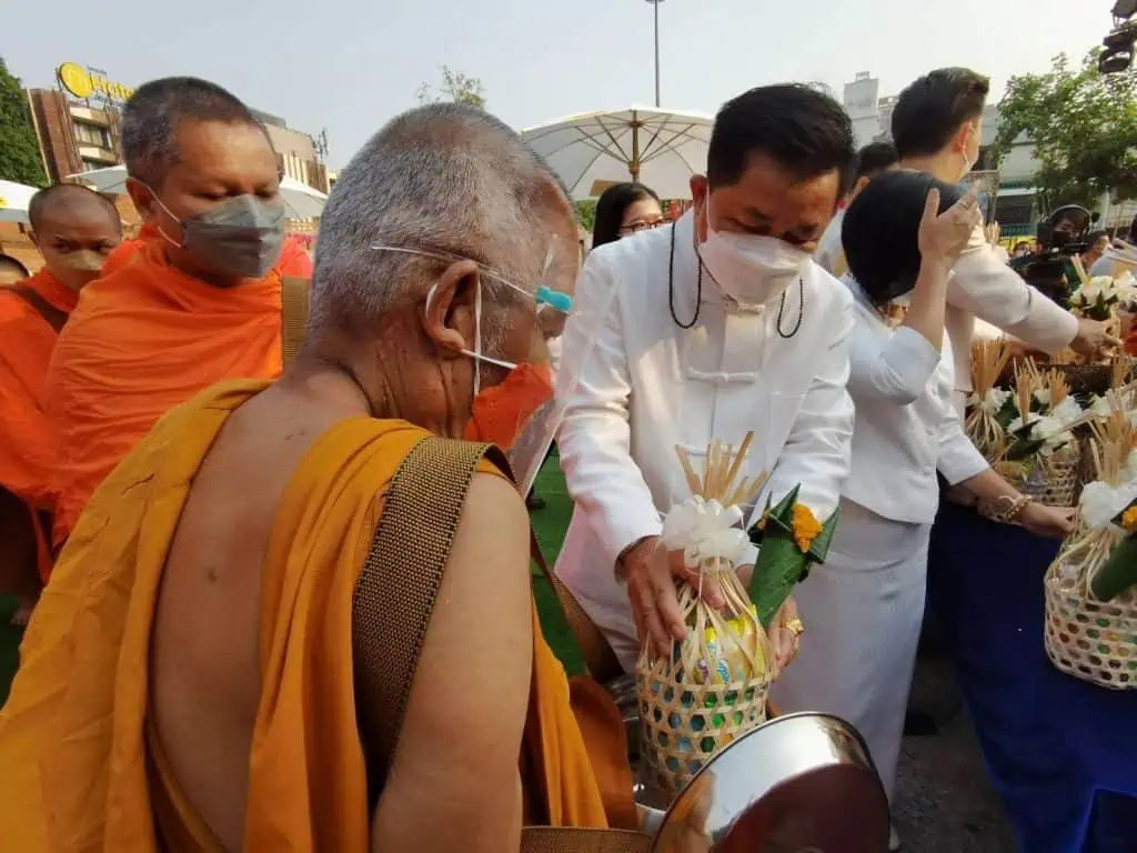 เปิดงานป๋าเวณีปี๋ใหม่ สืบสานประเพณีล้านนา กระตุ้นเศรษฐกิจเชียงใหม่