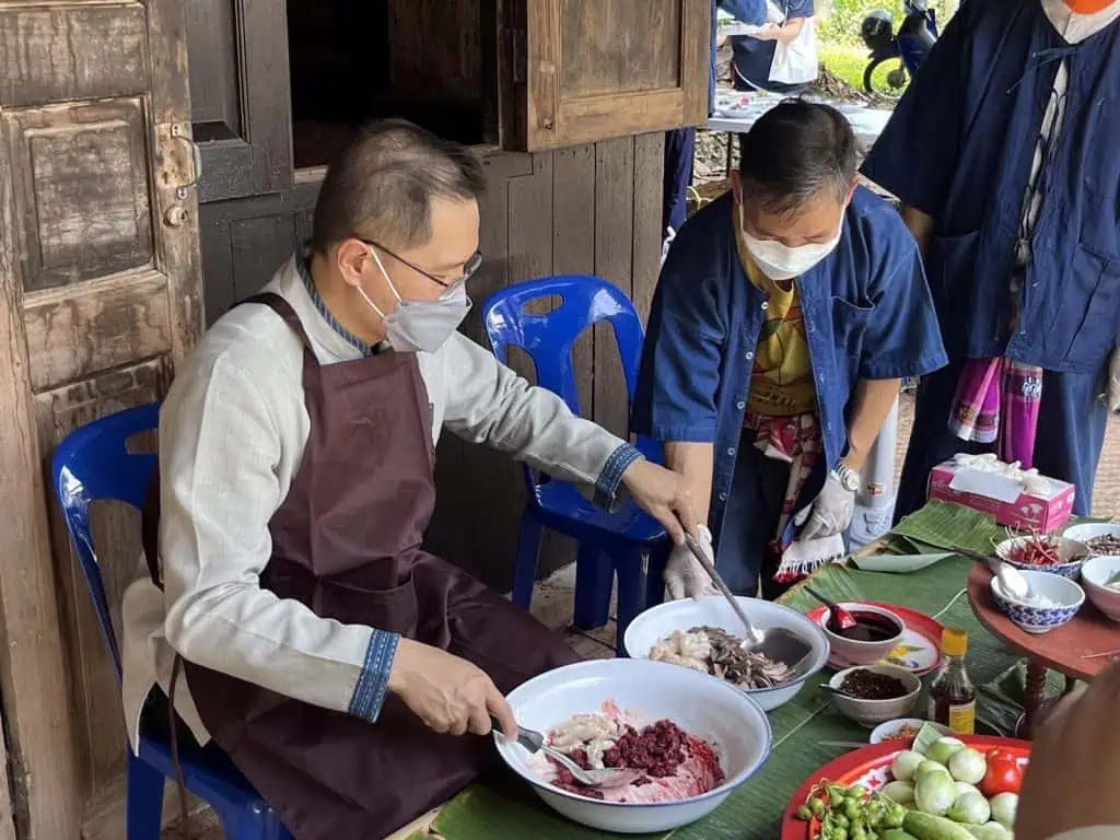 วีระศักดิ์ โควสุรัตน์ : อาหารจัดชั้นแห่งลุ่มแม่น้ำวัง เมืองลำปาง