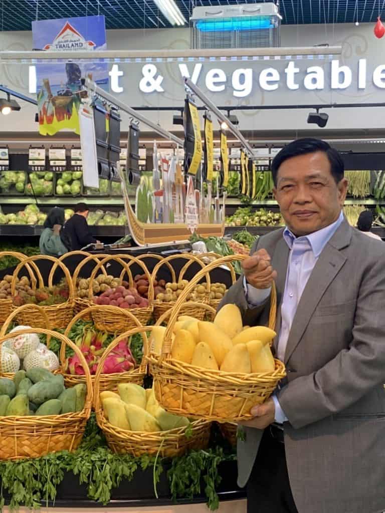 "อลงกรณ์" ตั้งเป้า ขยายตลาดผักผลไม้ อาหารฮาลาลไทย ในตะวันออกกลาง "อลงกรณ์" ตั้งเป้า ขยายตลาดผักผลไม้ อาหารฮาลาลไทย ในตะวันออกกลาง