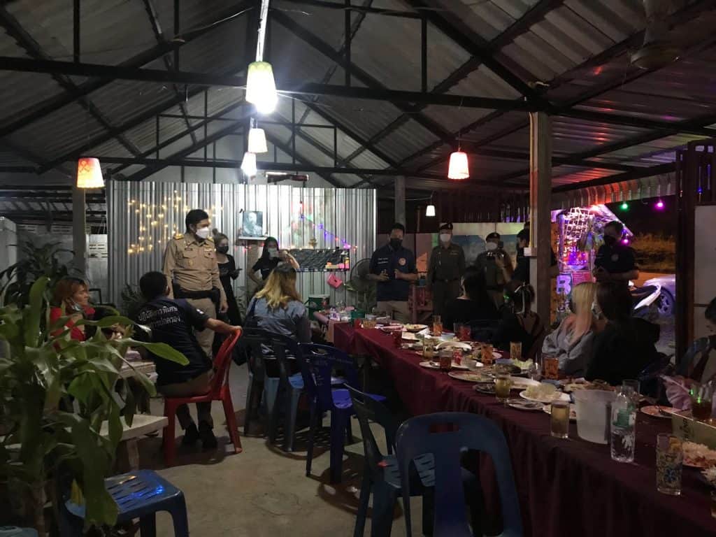 ปกครองเชียงใหม่ จับแม่เล้า ค้าประเวณีเด็กต่ำกว่า 18 ปี ปกครองเชียงใหม่ จับแม่เล้า ค้าประเวณีเด็กต่ำกว่า 18 ปี