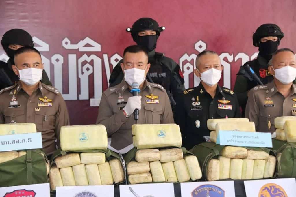 ตำรวจภูธรภาค 5 ยึดยาบ้า 11 ล้านเม็ด ทลายเครือข่าย "ป๋อลี" ตำรวจภูธรภาค 5 ยึดยาบ้า 11 ล้านเม็ด ทลายเครือข่าย "ป๋อลี"