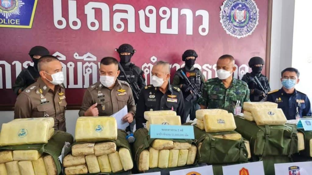 ตำรวจภูธรภาค 5 ยึดยาบ้า 11 ล้านเม็ด ทลายเครือข่าย "ป๋อลี" ตำรวจภูธรภาค 5 ยึดยาบ้า 11 ล้านเม็ด ทลายเครือข่าย "ป๋อลี"