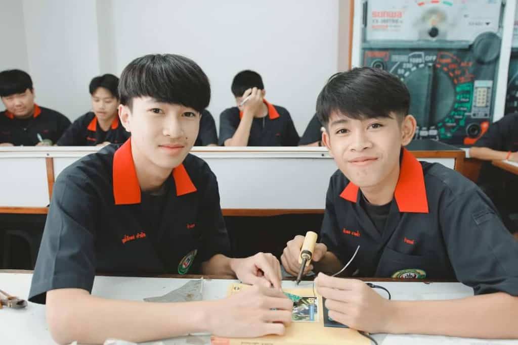 โปลิเทคนิคลานนา ลดค่าเทอมปวช.เหลือ 2,000 ช่วยผู้ปกครองจากโควิด-19 โปลิเทคนิคลานนา ลดค่าเทอมปวช.เหลือ 2,000 ช่วยผู้ปกครองจากโควิด-19