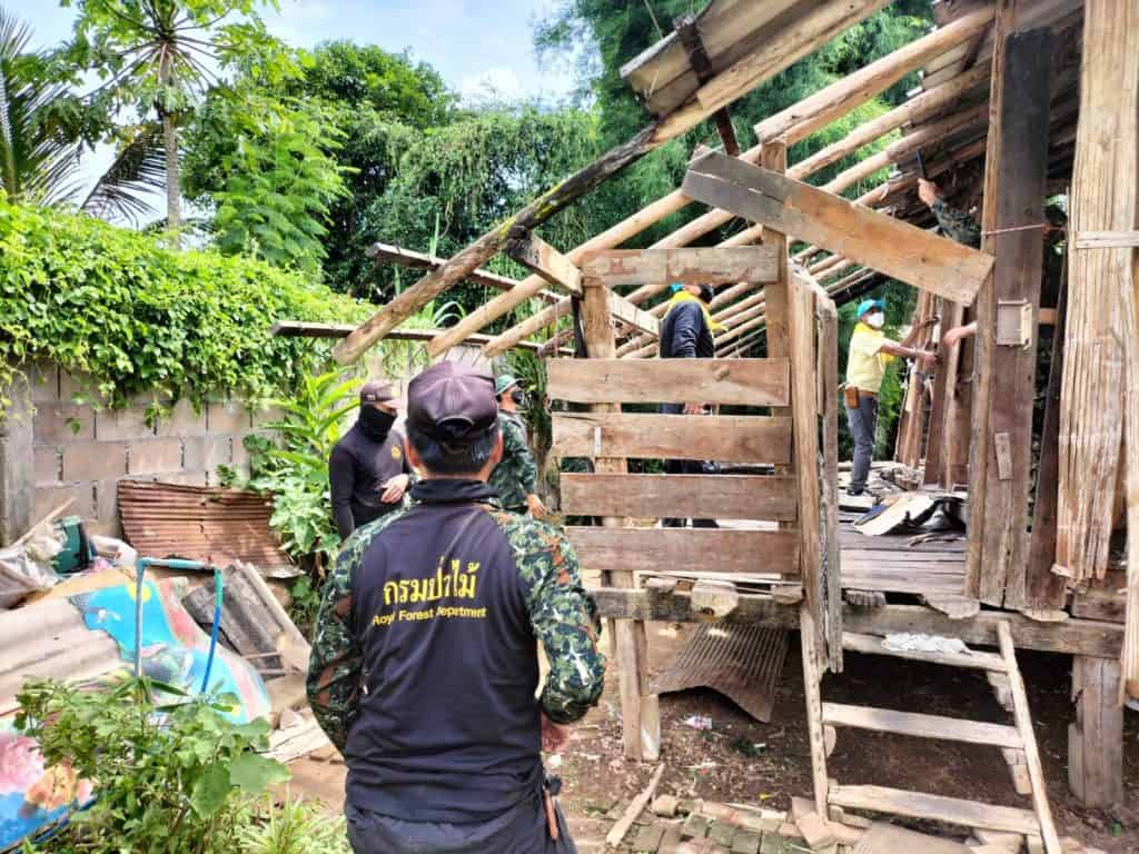 ผาเมืองร่วมใจสร้างบ้านให้ผู้ยากไร้