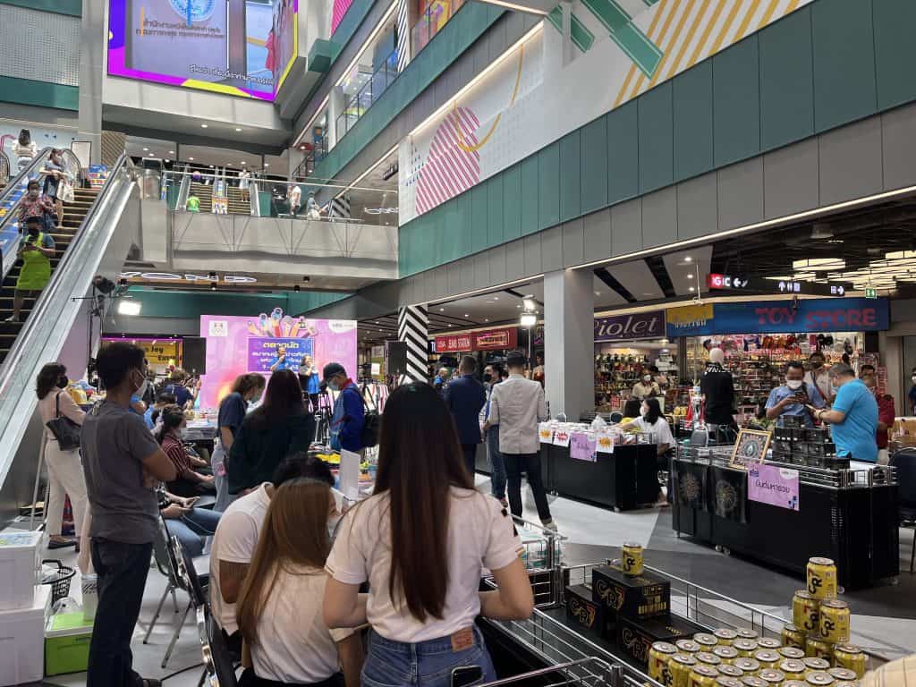 ผู้ว่าฯกกท.เปิดงานตลาดนัดสมาคมผู้สื่อข่าวกีฬาที่MBK ช่วยสร้างรายได้ให้นักข่าว และงานเสวนา “ทิศทางกีฬาไทยหลังซีเกมส์” ผู้ว่าฯกกท.เปิดงานตลาดนัดสมาคมผู้สื่อข่าวกีฬาที่MBK ช่วยสร้างรายได้ให้นักข่าว และงานเสวนา “ทิศทางกีฬาไทยหลังซีเกมส์”