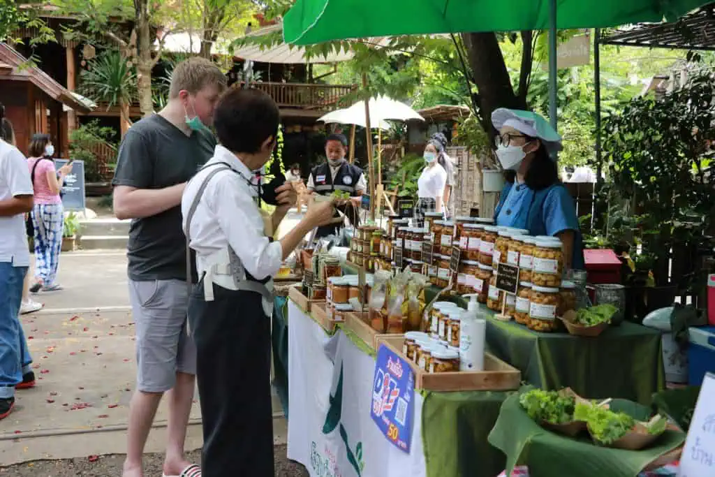 เปิดตลาดต้องชม “กาดชุมชนโหล่งฮิมคาว” เชียงใหม่