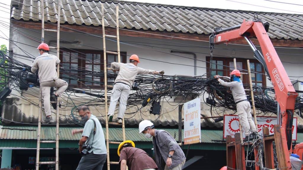 จัดระเบียบสายไฟ-สื่อสารเชียงใหม่ปรับปรุงภูมิทัศน์ให้สวยงาม จัดระเบียบสายไฟ-สื่อสารเชียงใหม่ปรับปรุงภูมิทัศน์ให้สวยงาม