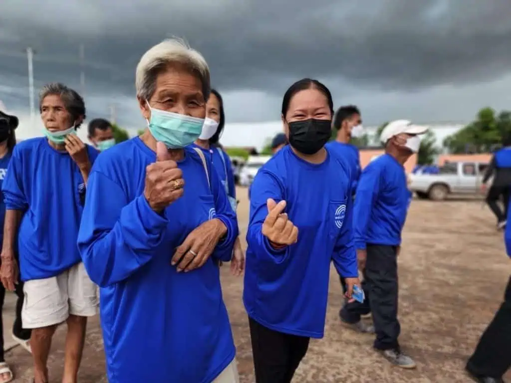 “พล.อ.ประวิตร” ชูนโยบายดันอิสานพื้นที่เศรษฐกิจใหม่เชื่อมโลก เร่งสร้างที่ทำกิน พัฒนาแหล่งน้ำทุกระบบ หนุนปชช.กินดีอยู่ดี