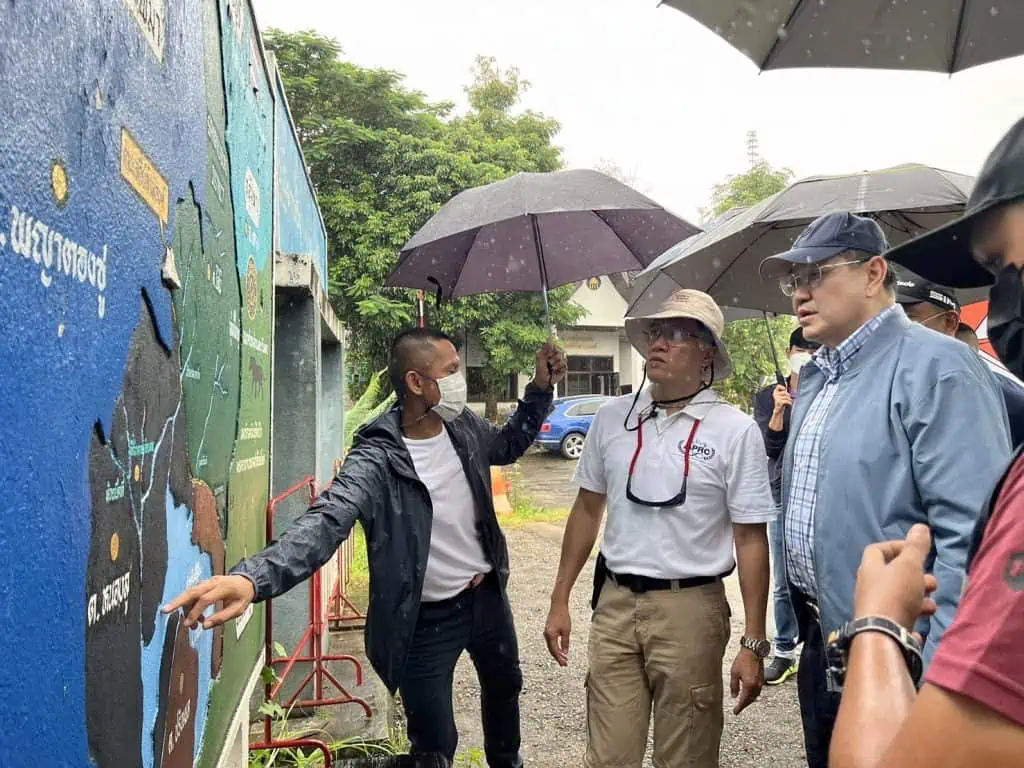 วีระศักดิ์ โควสุรัตน์  :  ป่าเมืองกาญจน์ ตำนานตะวันตกกับโทลเวย์สู่ทะเลอันดามัน