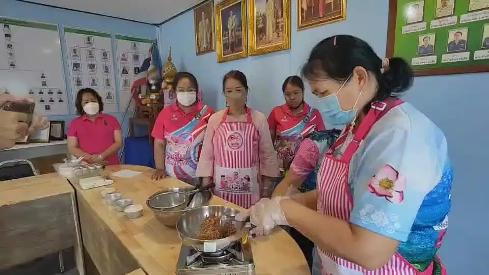 "ม่วงคำซีโร่เวส" ชุมชนท่องเที่ยวเกษตร แปรรูปผักเคลสู่ผงโรยข้าวเพื่อสุขภาพ