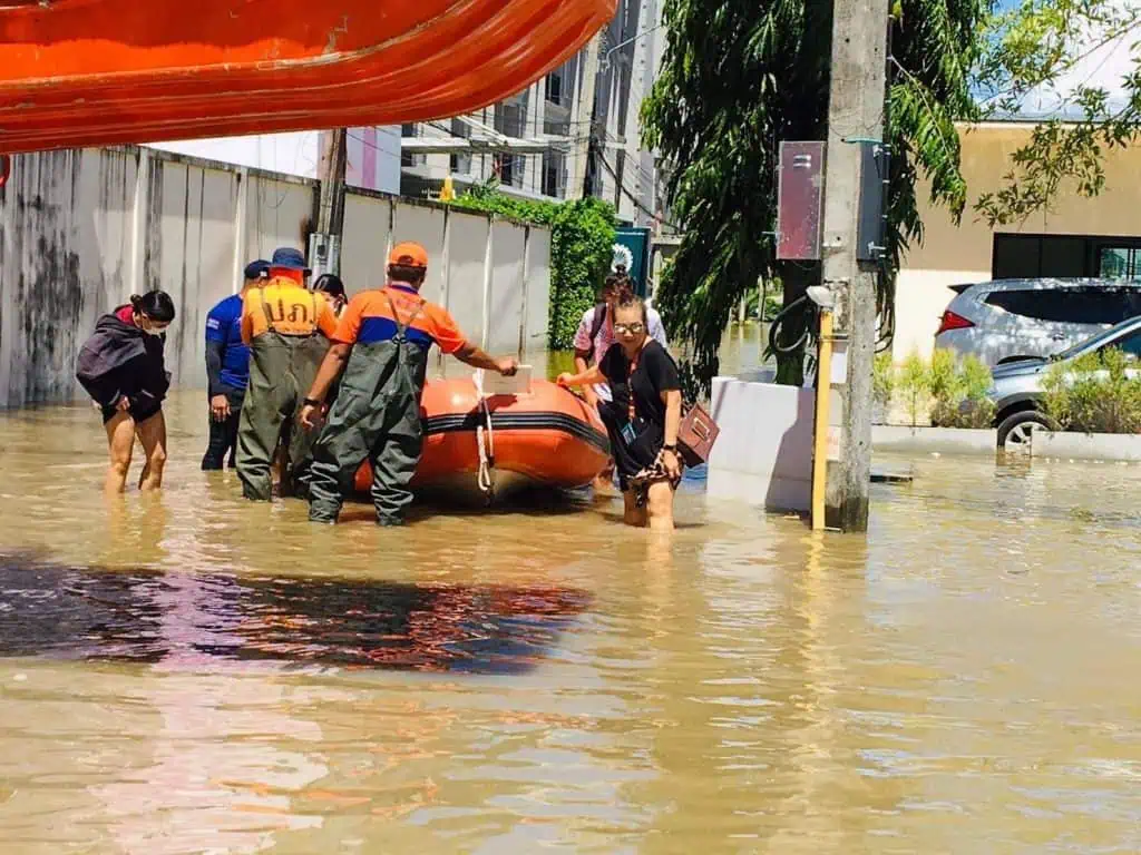 ชป.ปรับลดการระบายน้ำท้ายเขื่อนเจ้าพระยา ให้สอดคล้องกับสภาวะฝนที่ตกทางตอนบน  ปภ.รายงานยังคงมีสถานการณ์น้ำท่วม 7 จังหวัด