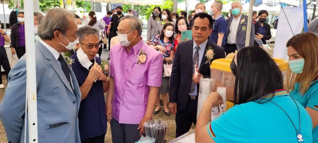 ร้านสหกรณ์กรุงเทพ พระปิ่นเกล้า เปิดจำหน่ายสินค้าสหกรณ์ผู้ผลิตพบบริโภคสู่ซูเปอร์มาร์เก็ตสหกรณ์ มีสินค้าอุปโภคบริโภค สินค้าแปรรูป จากพี่น้องเกษตรกร สหกรณ์ผู้ผลิตราคาถูก