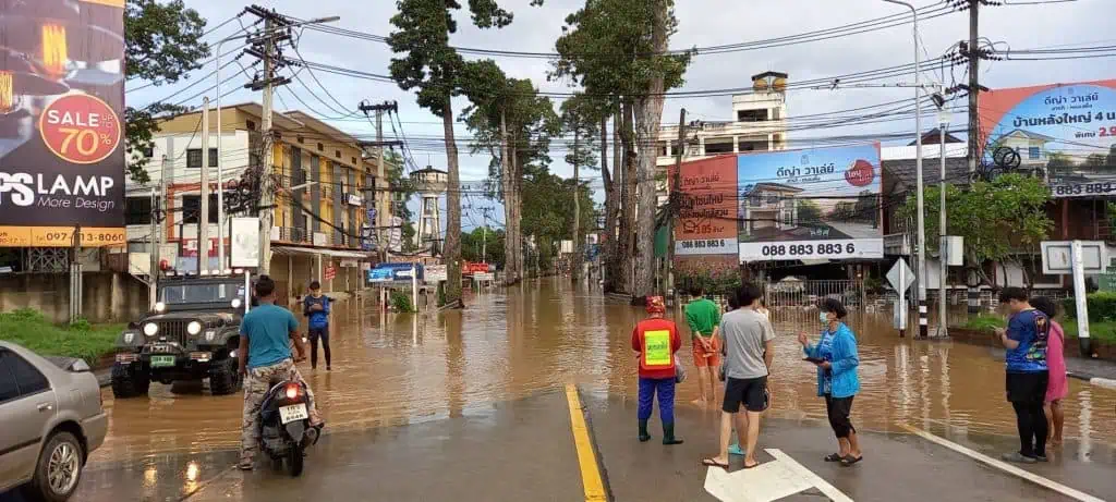 เชียงใหม่ยังท่วม "แยกหนองหอย" อ่วม เลี่ยงการจราจร