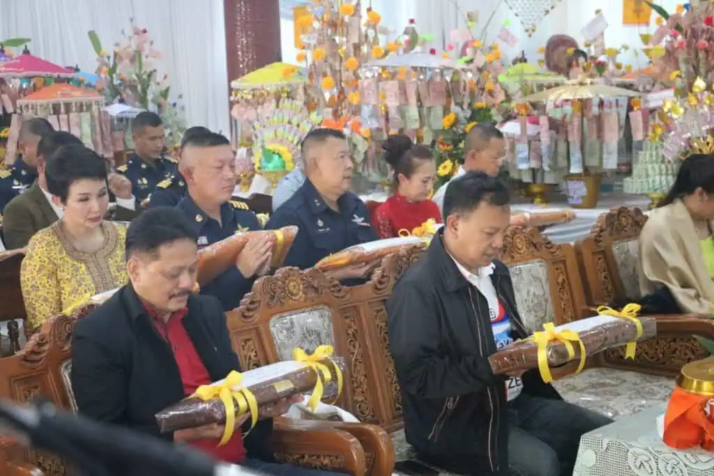 ผู้พิพากษาหน.คณะศาลอุทธรณ์ภาค 3 ทอดกฐินสามัคคีวัดเกาะเวียงทอง สุราษฎร์ธานี ยอดเงิน 1,395,579 บาท