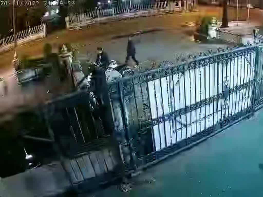 ตร.รวบไอ้หื่น! เตะก้านคอสาว 18 ปีจากสวนสาธารณะอุบลฯ ลากไปขืนใจในบ้านพัก ตร.รวบไอ้หื่น! เตะก้านคอสาว 18 ปีจากสวนสาธารณะอุบลฯ ลากไปขืนใจในบ้านพัก