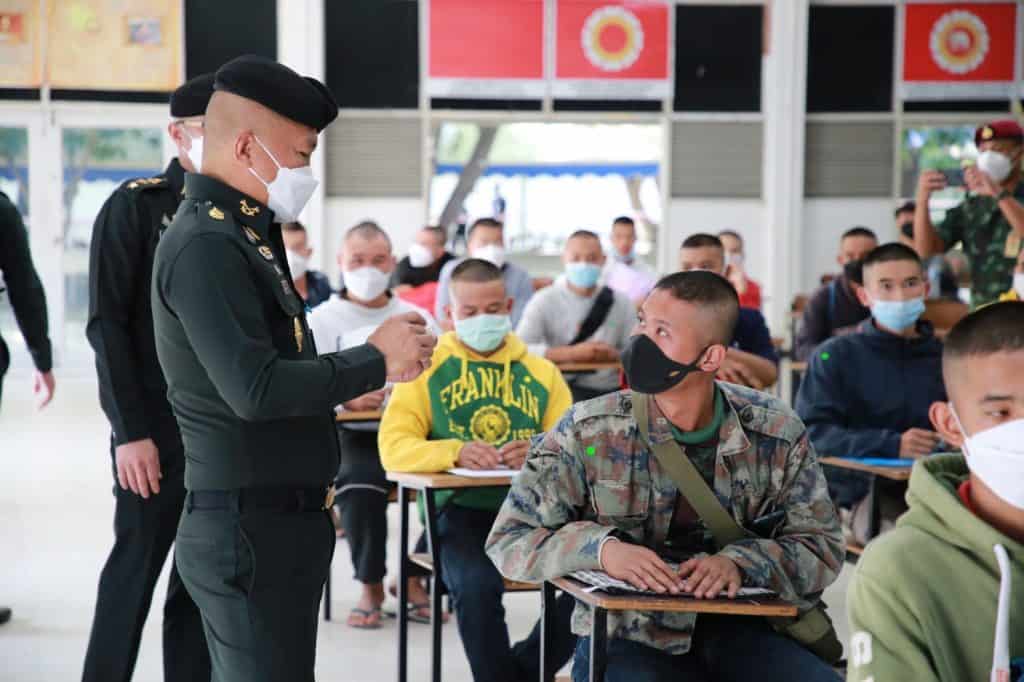 ผบ.มทบ.33 ต้อนรับครอบครัวทหารใหม่ จัดบริการอาหารและตรวจสุขภาพ ผบ.มทบ.33 ต้อนรับครอบครัวทหารใหม่ จัดบริการอาหารและตรวจสุขภาพ