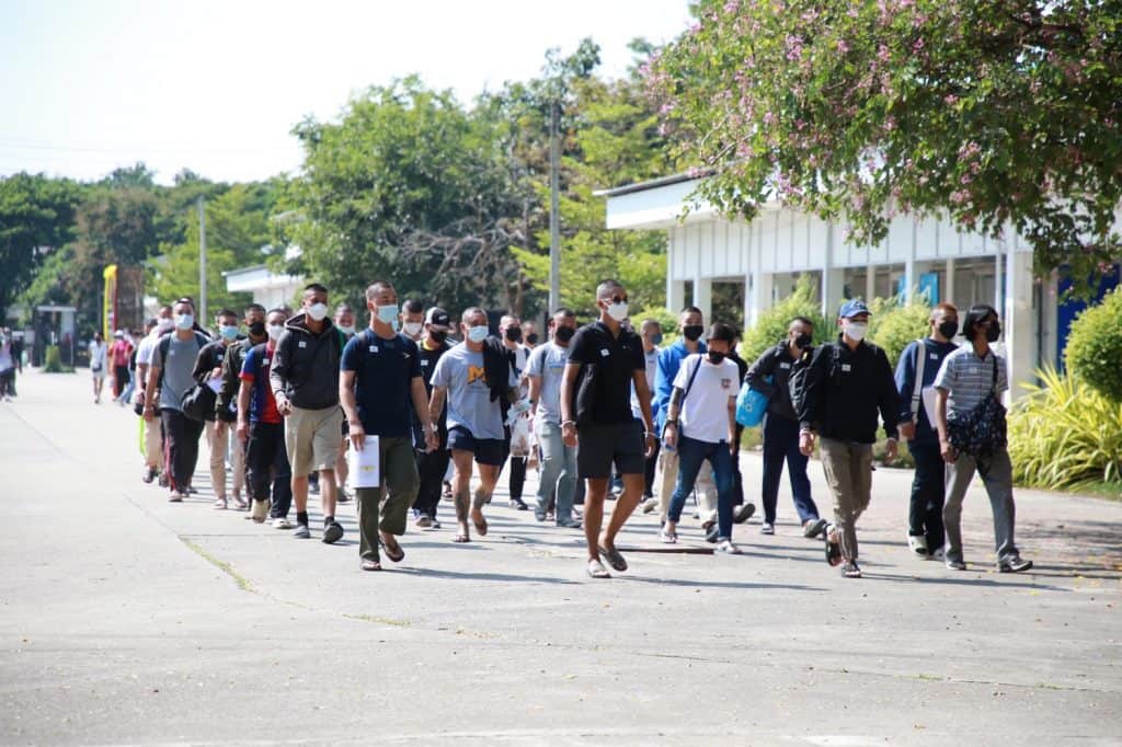 ผบ.มทบ.33 ต้อนรับครอบครัวทหารใหม่ จัดบริการอาหารและตรวจสุขภาพ ผบ.มทบ.33 ต้อนรับครอบครัวทหารใหม่ จัดบริการอาหารและตรวจสุขภาพ