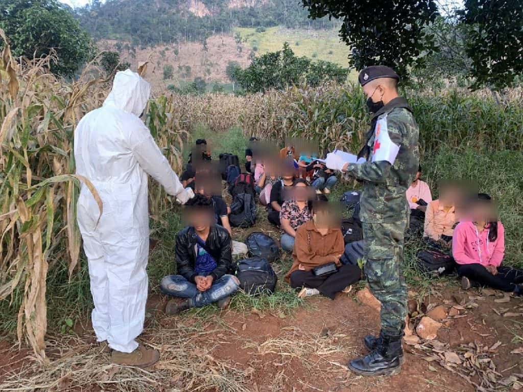 ผาเมืองรวบ 21 ผู้ลอบเข้าเมือง ชายแดนเชียงดาว ผาเมืองรวบ 21 ผู้ลอบเข้าเมือง ชายแดนเชียงดาว