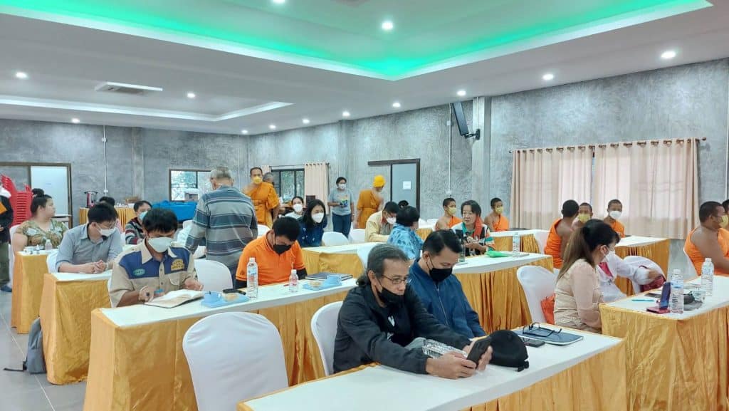 พระช่วยชาวบ้าน ติดค้างค่าไฟ หาพลังงานทางเลือกร่วมกับมช. พระช่วยชาวบ้าน ติดค้างค่าไฟ หาพลังงานทางเลือกร่วมกับมช.