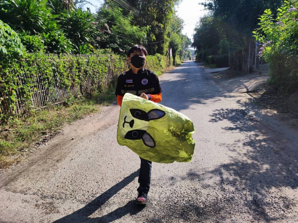 ออกเก็บซากโคมลอย เทศบาลตำบลเชิงดอย - ชาวดอยสะเก็ดร่วมรับผิดชอบต่อสังคม ออกเก็บซากโคมลอย เทศบาลตำบลเชิงดอย - ชาวดอยสะเก็ดร่วมรับผิดชอบต่อสังคม