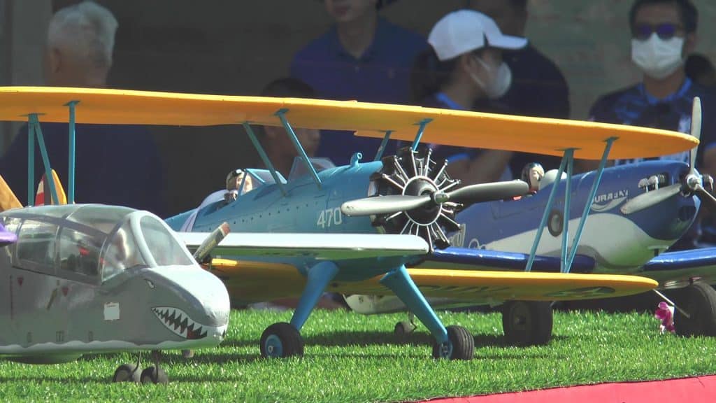 นั่งบอลลูน ขึ้นเครื่องร่อน ชมทุ่งดอกไม้ ที่สันกำแพง นั่งบอลลูน ขึ้นเครื่องร่อน ชมทุ่งดอกไม้ ที่สันกำแพง