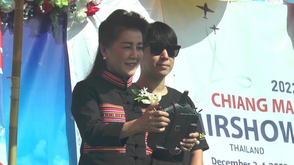 นั่งบอลลูน ขึ้นเครื่องร่อน ชมทุ่งดอกไม้ ที่สันกำแพง นั่งบอลลูน ขึ้นเครื่องร่อน ชมทุ่งดอกไม้ ที่สันกำแพง