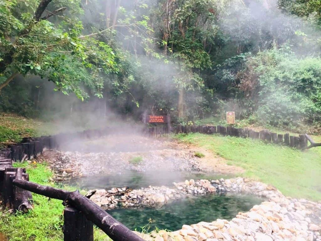 ดอยกิ่วลม 14 องศา "ห้วยน้ำดัง" เย็นสบายแช่น้ำร้อน ออนเซ็น "โป่งเดือด" คลายหนาว ดอยกิ่วลม 14 องศา "ห้วยน้ำดัง" เย็นสบายแช่น้ำร้อน ออนเซ็น "โป่งเดือด" คลายหนาว