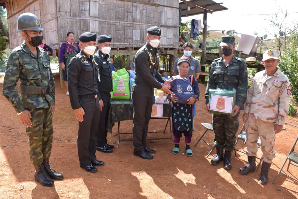 พล.ร.7 นำน้องทหารใหม่ เยี่ยมญาติในพื้นที่ห่างไกล พล.ร.7 นำน้องทหารใหม่ เยี่ยมญาติในพื้นที่ห่างไกล