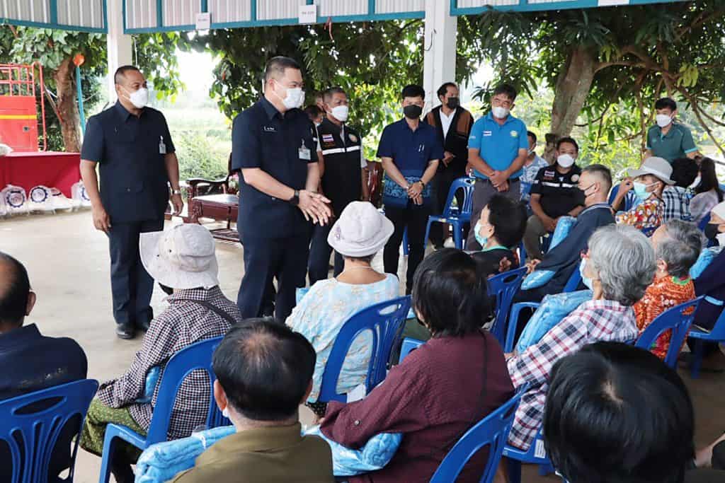 นพค.32 มอบผ้าห่มให้กับประชาชนผู้ประสบภัยหนาว นพค.32 มอบผ้าห่มให้กับประชาชนผู้ประสบภัยหนาว