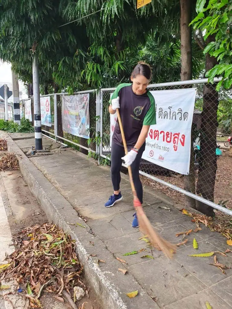 ตร.ภาค 5 จัดกิจกรรมจิตอาสาเก็บขยะ เนื่องในวันพ่อแห่งชาติ