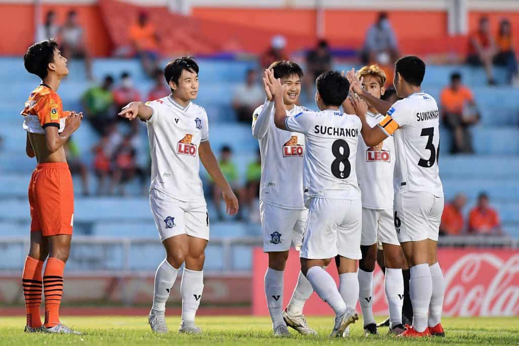 ครั้งแรกในรอบ 7 นัด! "พยัคฆ์" โค่น "ยักษ์แสด ครั้งแรกในรอบ 7 นัด! "พยัคฆ์" โค่น "ยักษ์แสด