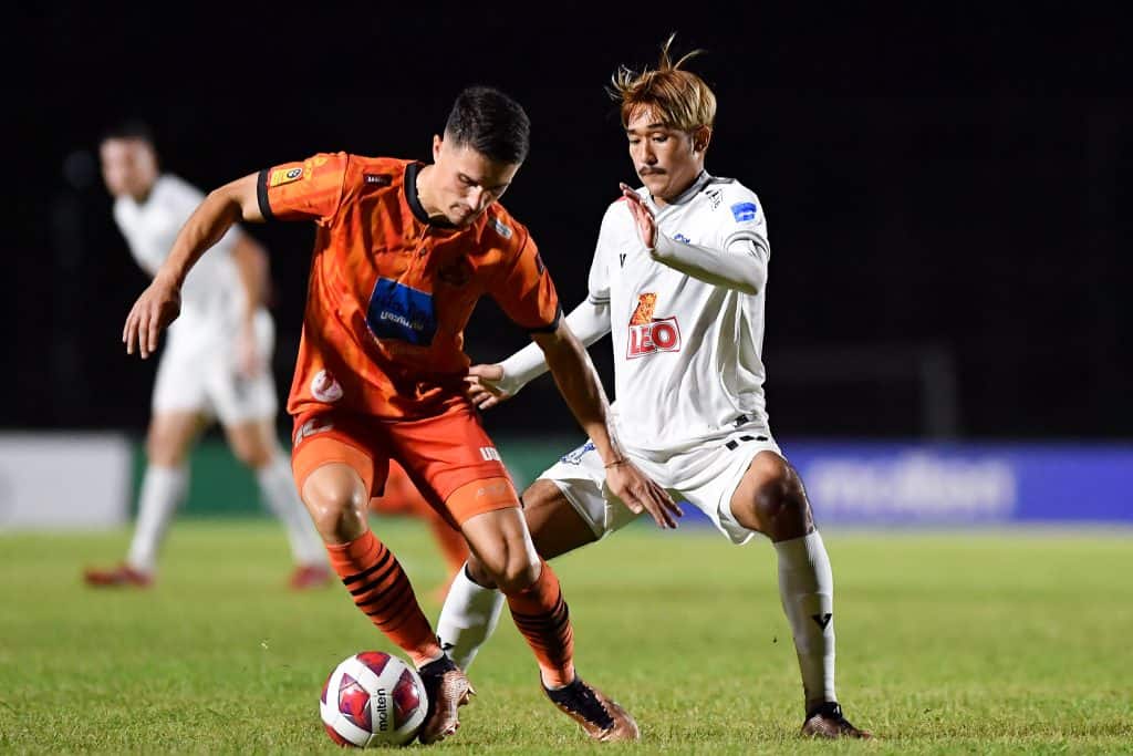 ครั้งแรกในรอบ 7 นัด! "พยัคฆ์" โค่น "ยักษ์แสด ครั้งแรกในรอบ 7 นัด! "พยัคฆ์" โค่น "ยักษ์แสด