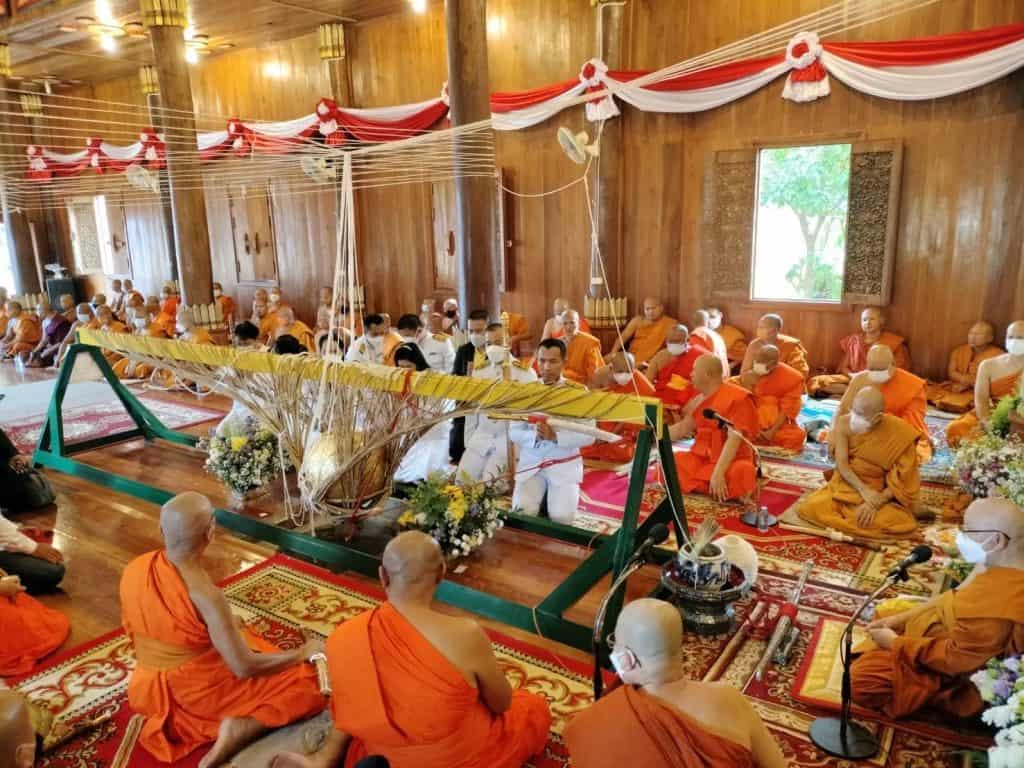 ชาวอ.กัลยาณิวัฒนา อิ่มบุญ ร่วมพิธีปิดทองฝั่งลูกนิมิต "วัดจันทร์" ชาวอ.กัลยาณิวัฒนา อิ่มบุญ ร่วมพิธีปิดทองฝั่งลูกนิมิต "วัดจันทร์"