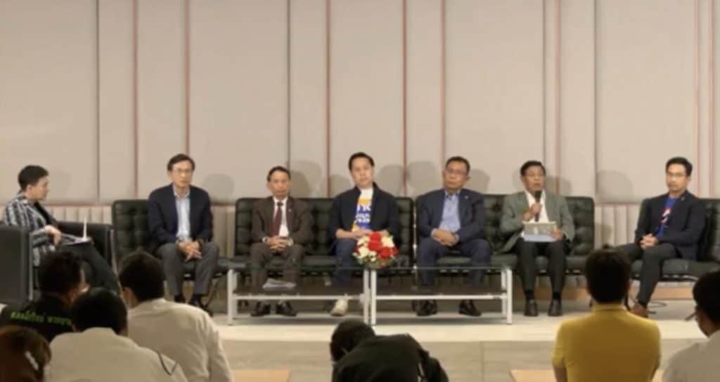 “อลงกรณ์”เรียกร้องพรรคการเมืองยุติแตกแยกแบ่งขั้ว ชี้ หากขัดแย้ง จะวิกฤตไม่รู้จบ “อลงกรณ์”เรียกร้องพรรคการเมืองยุติแตกแยกแบ่งขั้ว ชี้ หากขัดแย้ง จะวิกฤตไม่รู้จบ