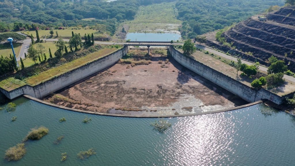 สุดอันซีนภาพมุมสูง "เขื่อนแม่กวง" น้ำเกือบเต็มความจุ สุดอันซีนภาพมุมสูง "เขื่อนแม่กวง" น้ำเกือบเต็มความจุ