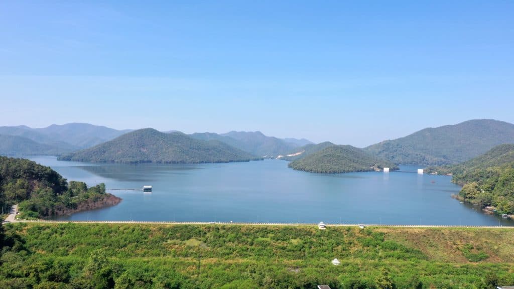 สุดอันซีนภาพมุมสูง "เขื่อนแม่กวง" น้ำเกือบเต็มความจุ สุดอันซีนภาพมุมสูง "เขื่อนแม่กวง" น้ำเกือบเต็มความจุ