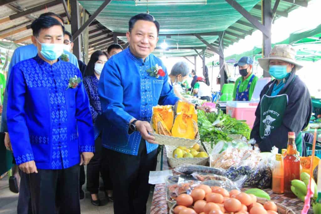 ผู้ว่าฯเชียงใหม่ ส่งมอบความสุขด้วยสินค้าเกษตร ผู้ว่าฯเชียงใหม่ ส่งมอบความสุขด้วยสินค้าเกษตร