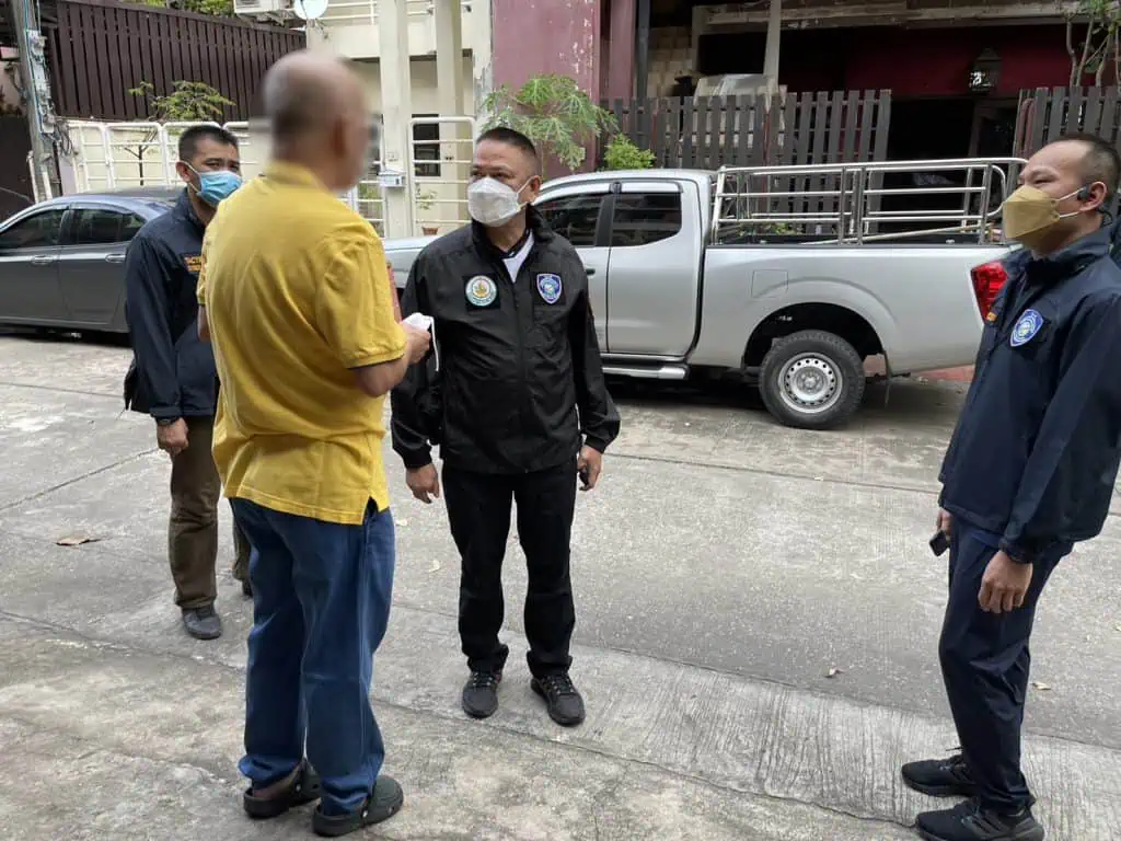 คุมตัวชายแอบอ้างเบื้องสูง เปิดบริจาคเงินทำพิธีตามความเชื่อ ยอดทะลุล้านบาท 