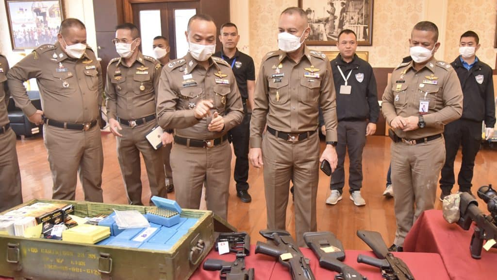 ค้น 3 จุด “เชียงใหม่ ชลบุรี และสุรินทร์”ทลายคลังขายปืนออนไลน์มูลค่ากว่า 50 ล้านบาท ค้น 3 จุด “เชียงใหม่ ชลบุรี และสุรินทร์”ทลายคลังขายปืนออนไลน์มูลค่ากว่า 50 ล้านบาท