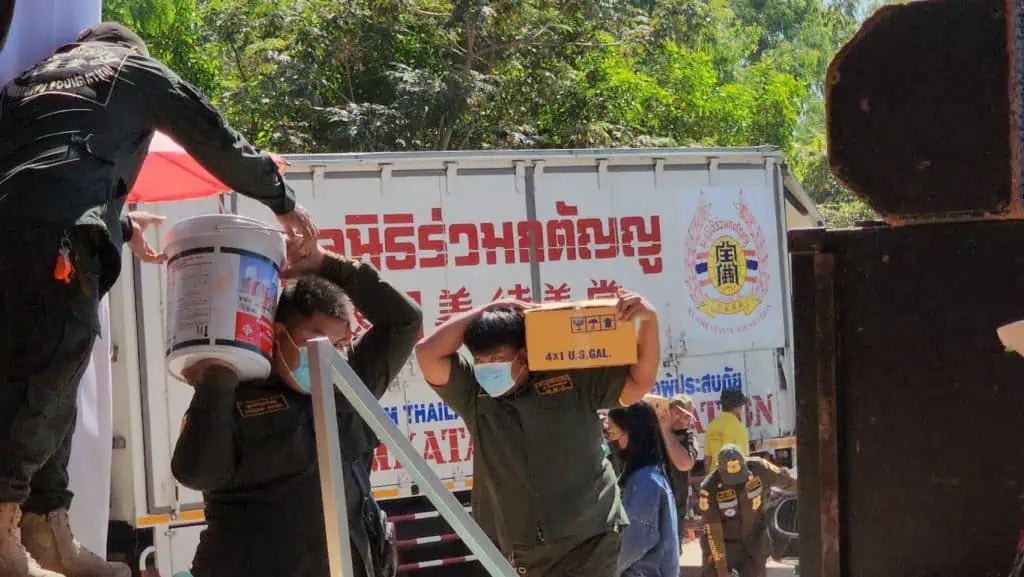 มูลนิธิร่วมกตัญญูร่วมส่งความสุข ร่วมฟื้นฟูหลังน้ำลด ให้ชาวศรีสะเกษ